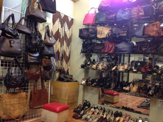 Nguồn hàng thùng giá rẻ và bí kíp kinh doanh quần áo hàng thùng